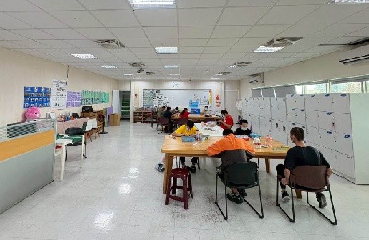屏中服務中心 - 屏東縣布建身心障礙者社區式日間照顧服務(東港據點)